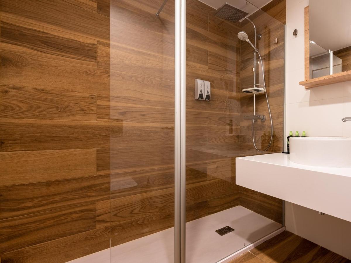 Limehome Barcelona Carrer De Fontcoberta - Digital Access מראה חיצוני תמונה